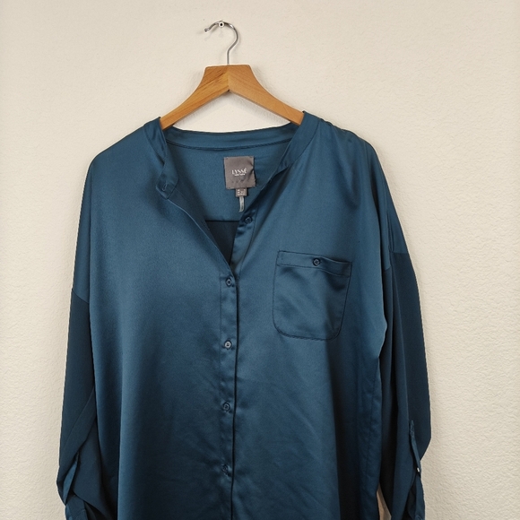 Lysse Kat Button Down Blouse Size Medium Women's Satin Button Up Shirt - Picture 4 of 15